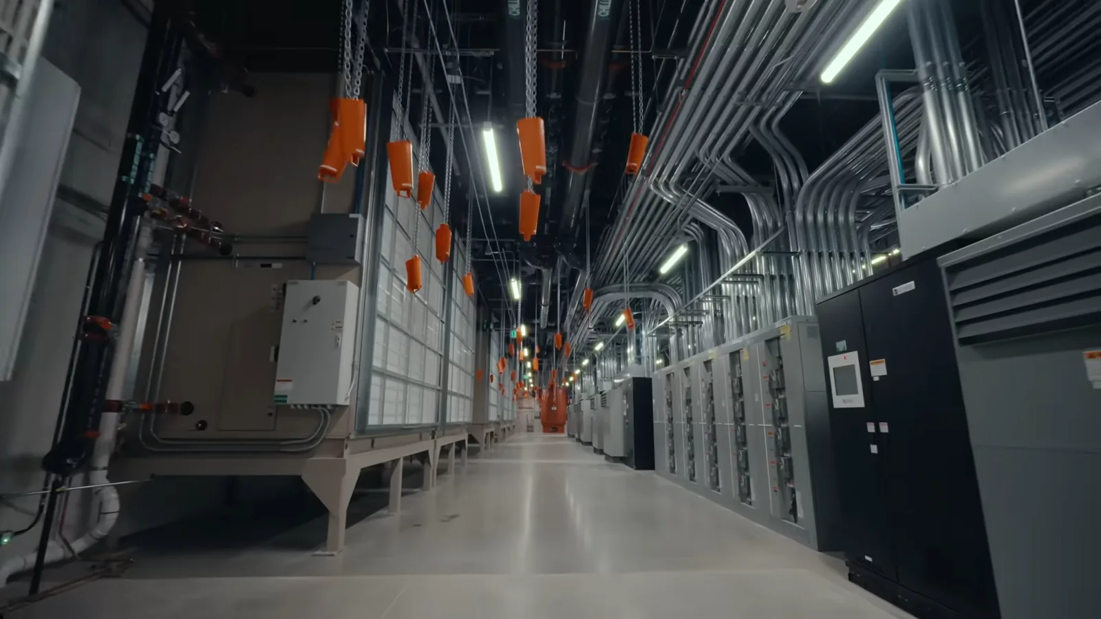 Infrastructure supporting the data hall